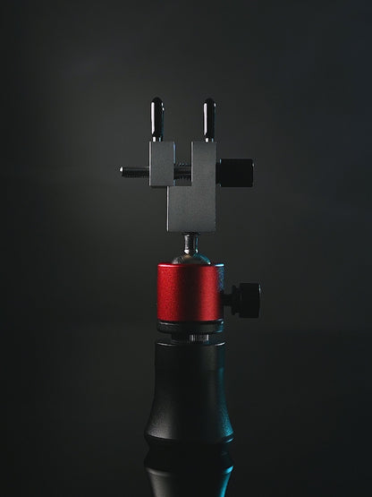 Handheld Universal Vise