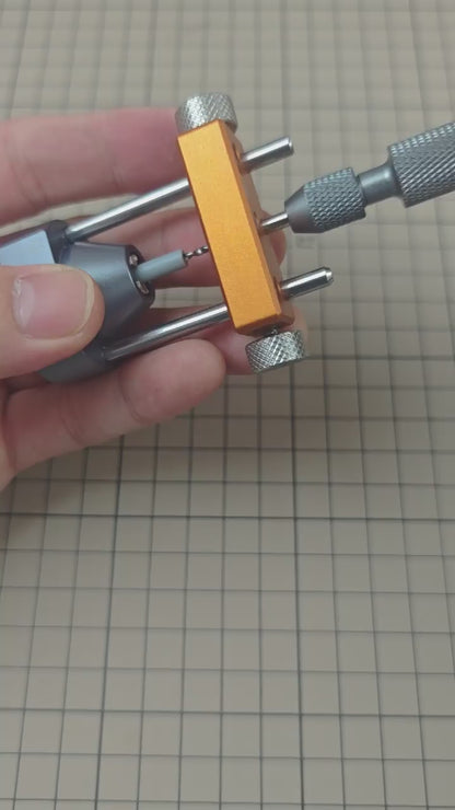 Center Punching Locator For Round Bars